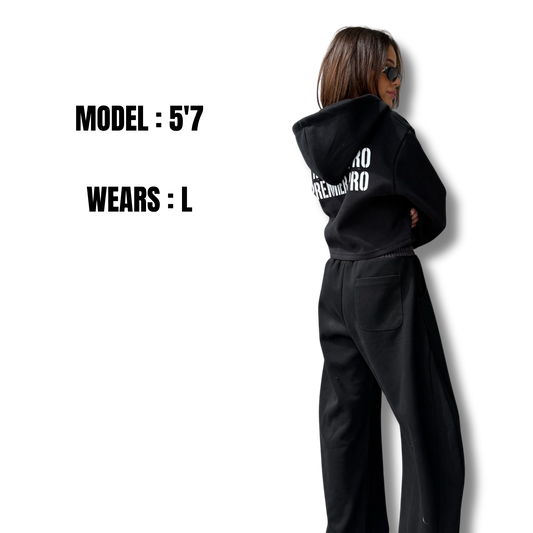 Essential cropped hoodie (PRE-ORDER)